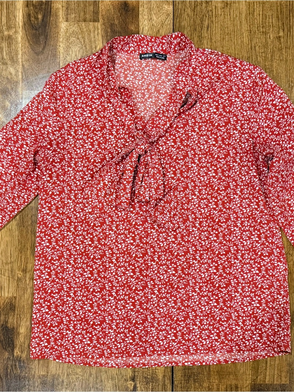 SHEIN Red Micro-Print Tie-Neck Casual Button-Down Shirt
